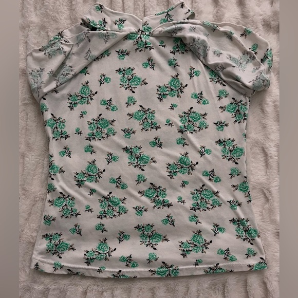 Green Bloom Floral  pattern Soft shirt - Picture 3 of 3